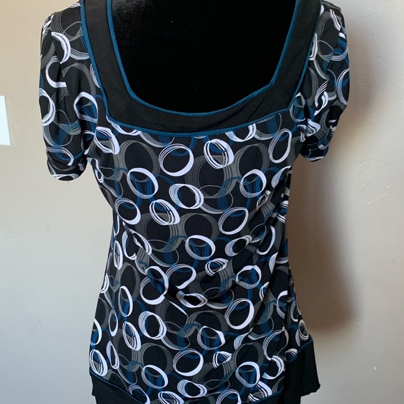 Nice business casual top - Picture 3 of 3